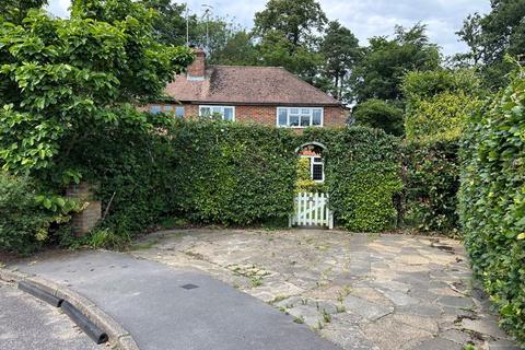 16 Blackheath Grove, Wonersh, Guildford, GU5 0PU