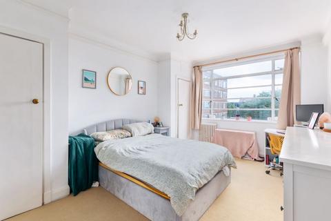 1 bedroom apartment for sale, Du Cane Court Balham High Road SW17 7JQ