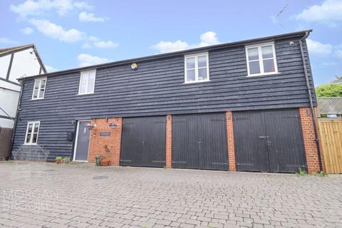 2 bedroom detached house for sale, High Street, South Benfleet