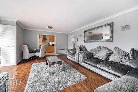 2 bedroom apartment for sale, Cornsland Close, Upminster, RM14