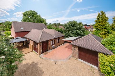 4 bedroom detached house for sale, Peaks Hill, Purley CR8