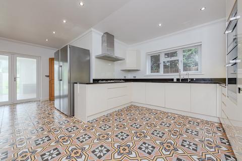 2c Peaks Hill, Purley, CR8 3JE