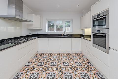 2c Peaks Hill, Purley, CR8 3JE