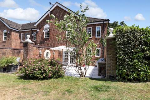 4 bedroom end of terrace house for sale, London Road, Ascot SL5