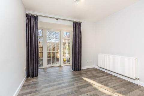 1 bedroom property to rent, Mare Leys, Buckingham, MK18 7AY