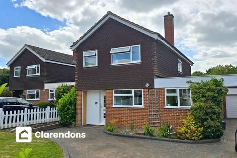 3 bedroom detached house to rent, Montfort Rise, Redhill RH1