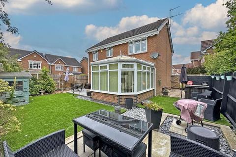 4 bedroom detached house for sale, Snowshill Gardens, DUDLEY