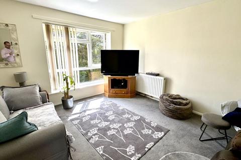 2 bedroom flat for sale, Gibson Road, Poole BH17