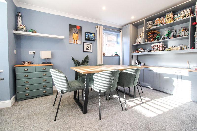 Dining room/Playroom
