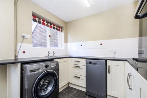 25 Avon Drive, Bedford, MK41 7AG
