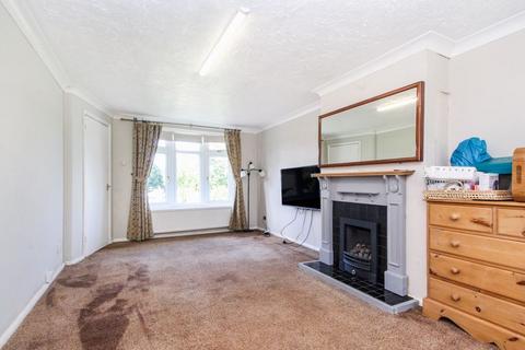 25 Avon Drive, Bedford, MK41 7AG