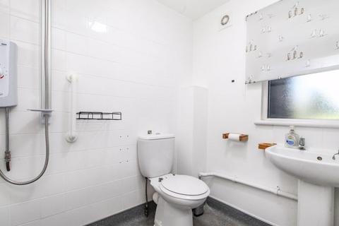 25 Avon Drive, Bedford, MK41 7AG