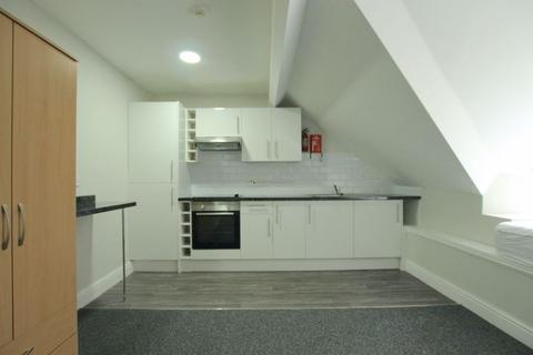 Studio to rent, Monthermer Road, Cardiff CF24