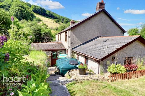 2 bedroom cottage for sale, Cwmffrwdoer, Pontypool