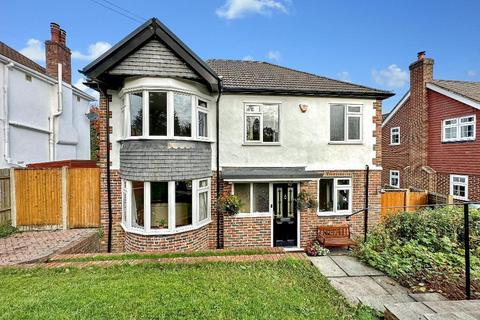 4 bedroom detached house for sale, Searchwood Road, Warlingham, CR6 9BB