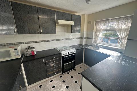 2 bedroom maisonette to rent, Chadwell Avenue, Chadwell Heath RM6