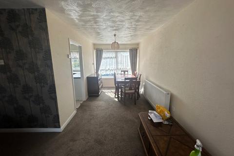 2 bedroom maisonette to rent, Chadwell Avenue, Chadwell Heath RM6