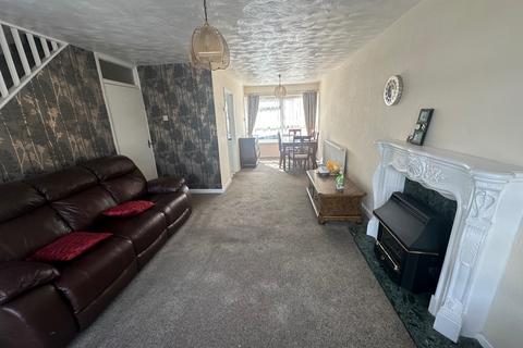 2 bedroom maisonette to rent, Chadwell Avenue, Chadwell Heath RM6