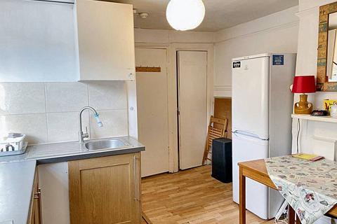 1 bedroom in a flat share to rent, Stoke Newington Church Street, London N16