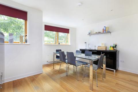 3 bedroom house to rent, Wilberforce Mews, London SW4