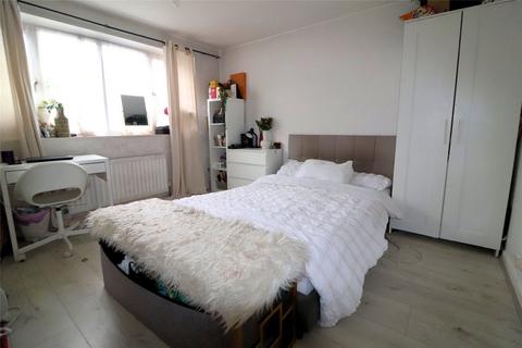 2 Silver Spring Close, Erith, DA8 1EQ