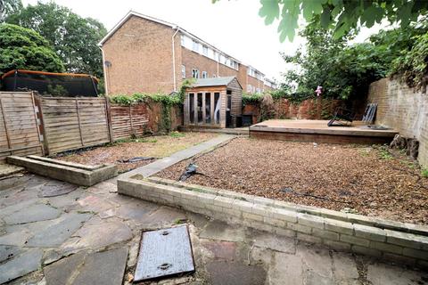 2 Silver Spring Close, Erith, DA8 1EQ