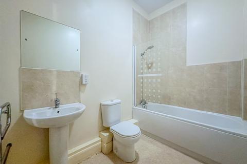 2 bedroom flat to rent, Savile Court, Savile Street, Huddersfield, HD3 4JT