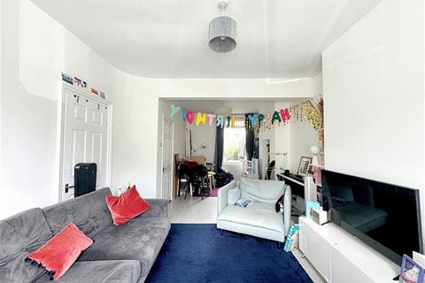 3 bedroom terraced house to rent, Pearcroft Road, Leytonstone