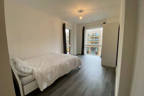 3 bedroom apartment to rent, Pandorea House, 35 Lismore Boulevoard