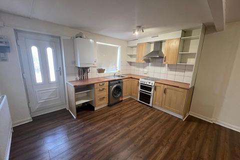 Studio to rent, Hampshire Avenue, Slough