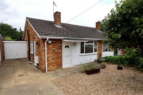 2 bedroom bungalow for sale, Cromwell Avenue, Newport Pagnell, Buckinghamshire, MK16