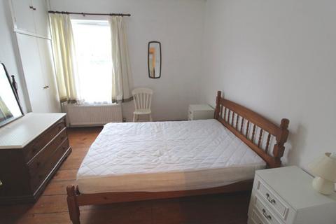 2 bedroom terraced house to rent, St Georges Street, Macclesfield