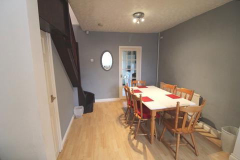 2 bedroom terraced house to rent, St Georges Street, Macclesfield