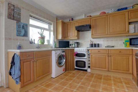 2 bedroom detached bungalow for sale, Walton Road, Frinton-On-Sea CO13