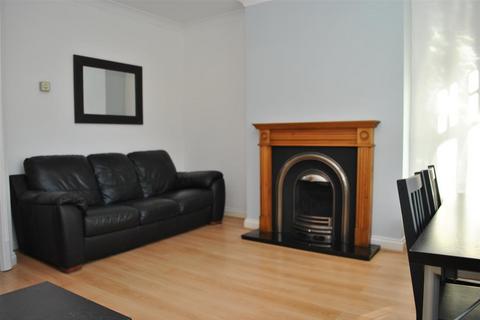 2 bedroom flat for sale, Lower King Street, Royston