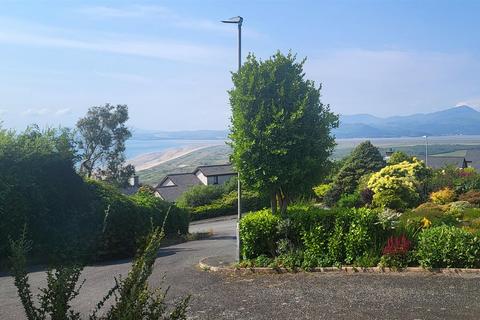 3 bedroom detached bungalow for sale, Heol Y Bryn, Harlech