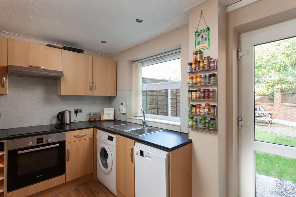 Hunters Row, Boroughbridge 2 bed end of terrace house to rent £850