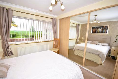 2 bedroom detached bungalow for sale, Carlton Lane, Sutton-On-Trent, Newark