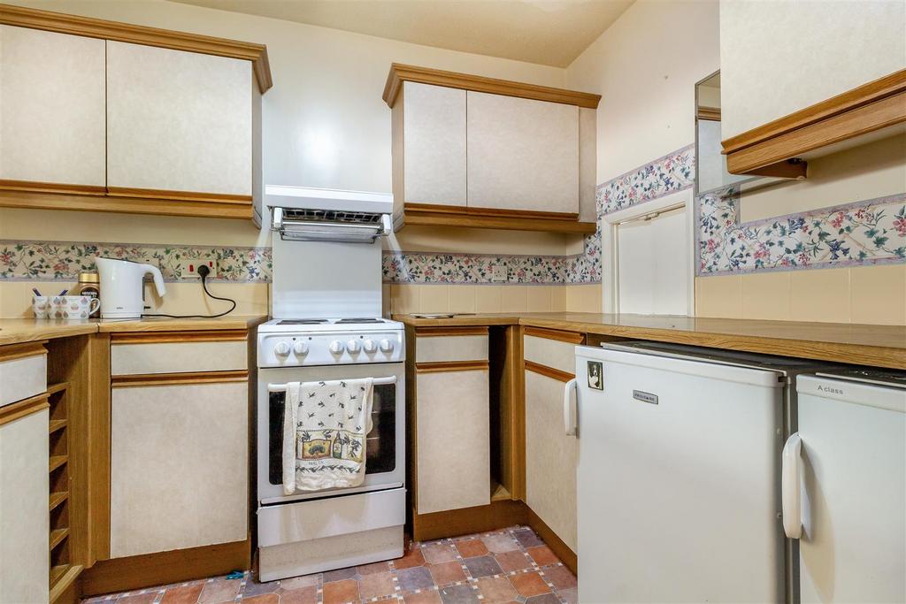 8553614-interior10.jpg