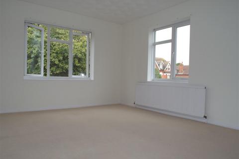 2 bedroom flat to rent, Grassington Road, Lower Meads, Eastbourne