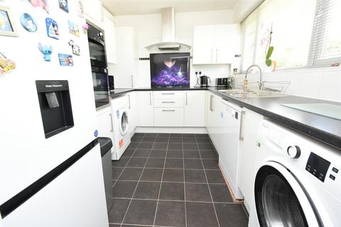 36c Brook Road, Benfleet, SS7 5JA