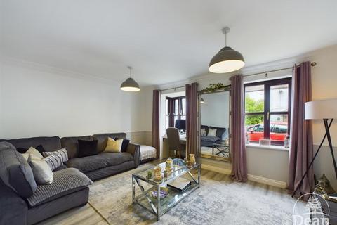2 bedroom flat for sale, Boxbush Road, Coleford