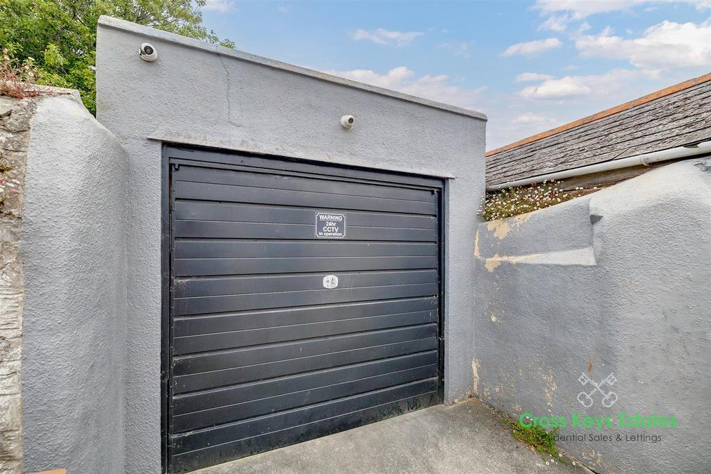 Garden &amp; Garage