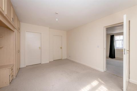 2 bedroom apartment to rent, 33 Marlow Road, High Wycombe HP11