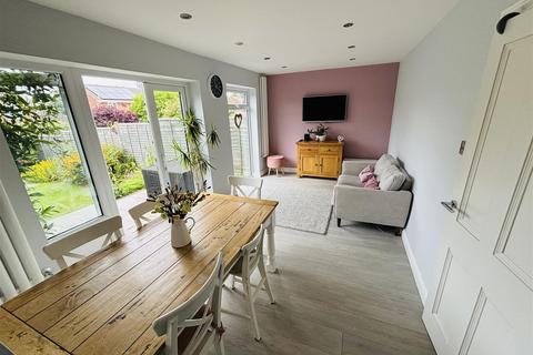 26 Penfold Close, Bishops Tachbrook, Leamington Spa, CV33 9SF