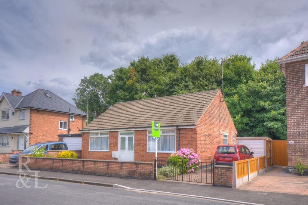 Vernon Avenue, Wilford, Nottingham 2 bed detached bungalow for sale £