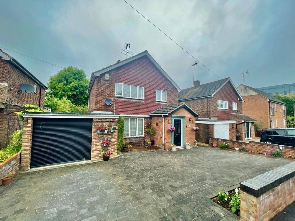 Brick Kiln Road, Stevenage 3 bed detached house for sale £574,000