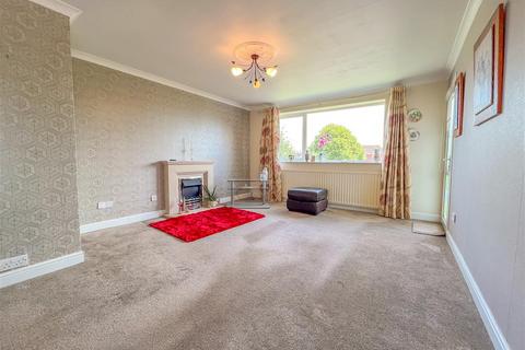 2 bedroom flat for sale, Coniston Way, Nuneaton