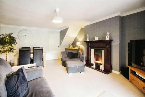 3 bedroom townhouse for sale, White Laithe Close, Leeds LS14