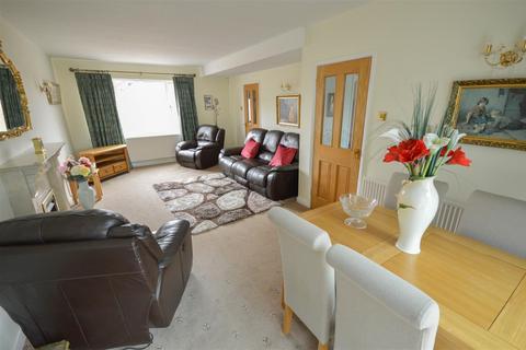 3 bedroom detached house for sale, Marsh View, Eckington, Sheffield, S21